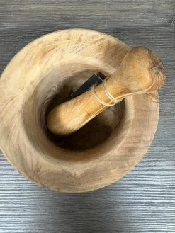 Vijzel en stamper 14 cm olijfhout